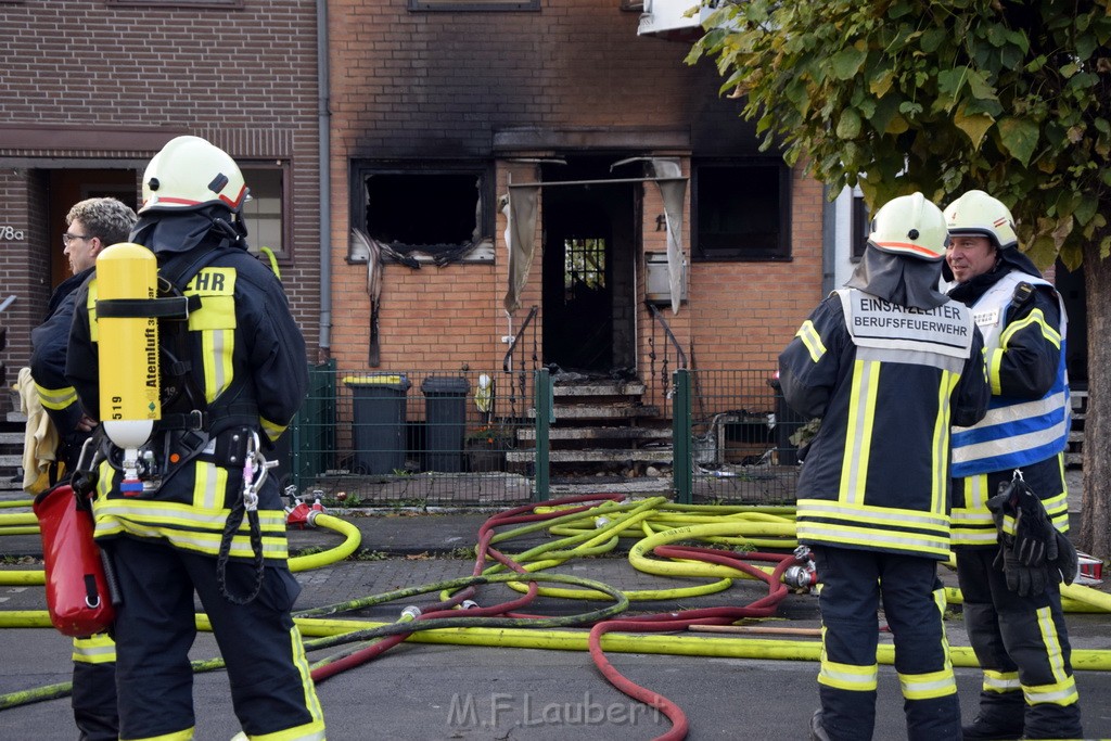 Feuer 2 Vollbrand Reihenhaus Roggendorf Berrischstr P167.JPG - Miklos Laubert